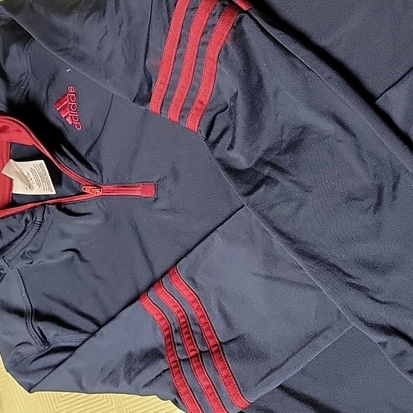 Adidas boys large shirt - Picture 3 of 3